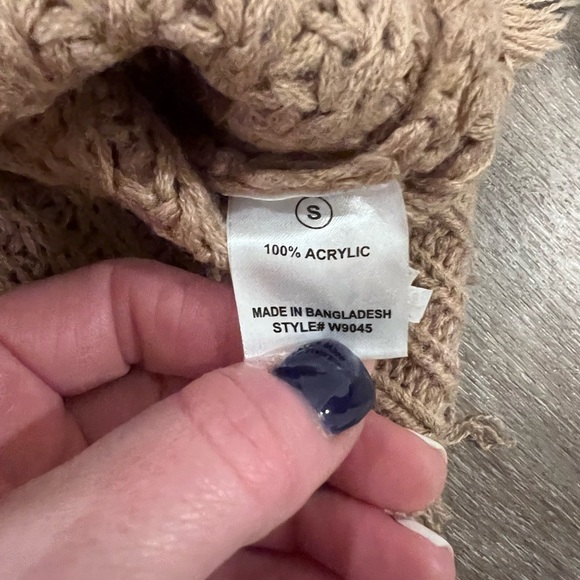 NWOT Fashion Nove V-neck sweater - Picture 9 of 10